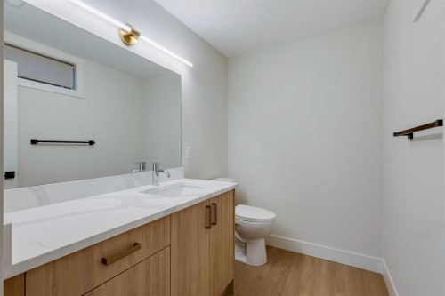 246 Cedarwood Park Sw, Calgary, AB - Indoor Photo Showing Bathroom