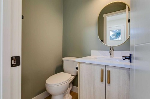 246 Cedarwood Park Sw, Calgary, AB - Indoor Photo Showing Bathroom