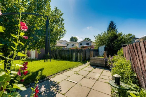 127 Falshire Way Ne, Calgary, AB - Outdoor