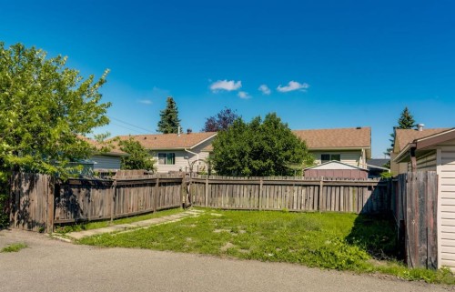 127 Falshire Way Ne, Calgary, AB - Outdoor