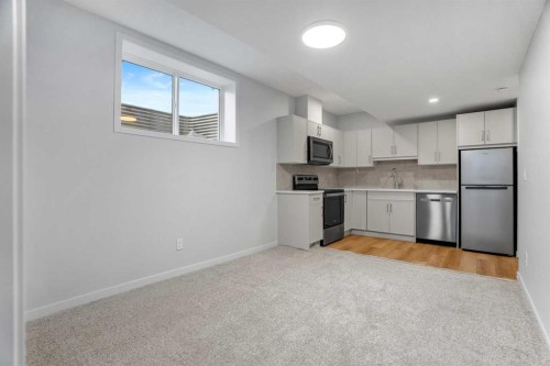 64 Homestead View Ne, Calgary, AB - Indoor Photo Showing Kitchen