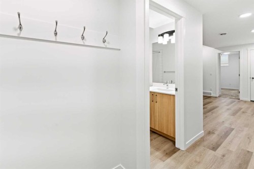 918 Creekside Boulevard Sw, Calgary, AB - Indoor