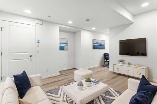 918 Creekside Boulevard Sw, Calgary, AB - Indoor