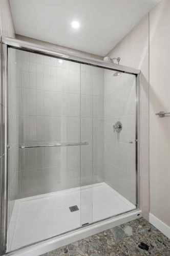 62 Amblefield Common Nw, Calgary, AB - Indoor Photo Showing Bathroom