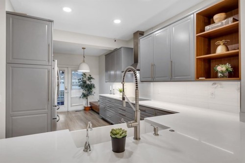 12-10 St Julien Drive Sw, Calgary, AB - Indoor