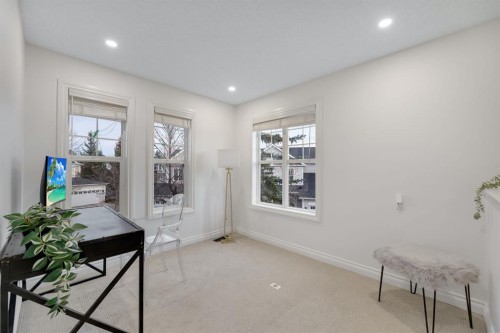 12-10 St Julien Drive Sw, Calgary, AB - Indoor Photo Showing Other Room