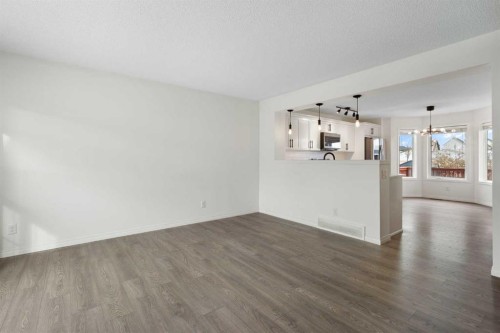 211 Elgin Meadows Gardens Se, Calgary, AB - Indoor Photo Showing Other Room