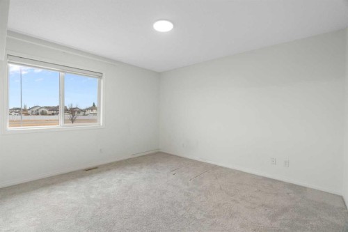 211 Elgin Meadows Gardens Se, Calgary, AB - Indoor Photo Showing Other Room