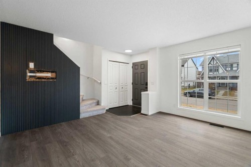 211 Elgin Meadows Gardens Se, Calgary, AB - Indoor Photo Showing Other Room