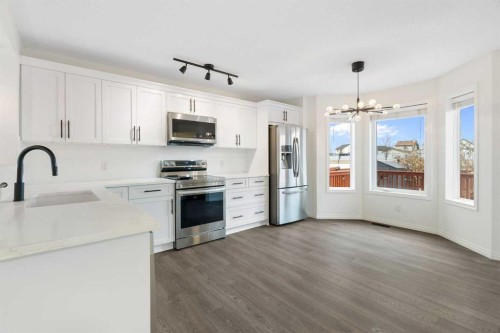 211 Elgin Meadows Gardens Se, Calgary, AB - Indoor Photo Showing Kitchen