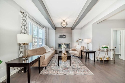 98 Legacy Lane Se, Calgary, AB - Indoor Photo Showing Living Room
