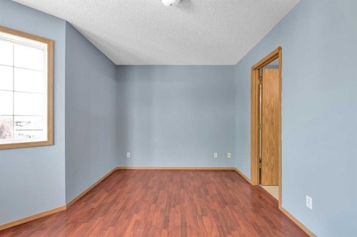 15 Harvest Rose Circle Ne, Calgary, AB - Indoor Photo Showing Other Room