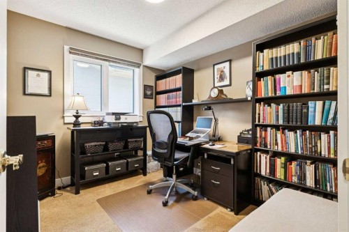 41 Shannon Circle Sw, Calgary, AB - Indoor Photo Showing Office