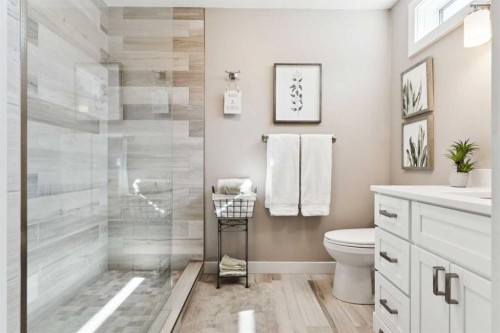 41 Shannon Circle Sw, Calgary, AB - Indoor Photo Showing Bathroom