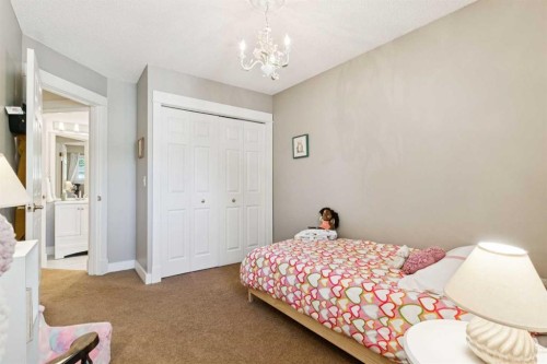 41 Shannon Circle Sw, Calgary, AB - Indoor Photo Showing Bedroom