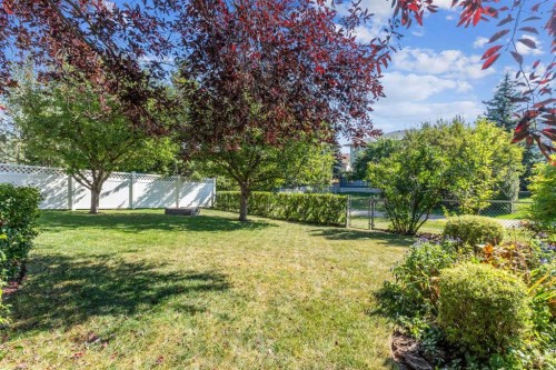 41 Shannon Circle Sw, Calgary, AB - Outdoor