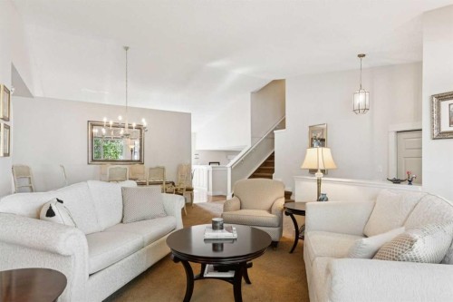 41 Shannon Circle Sw, Calgary, AB - Indoor Photo Showing Living Room