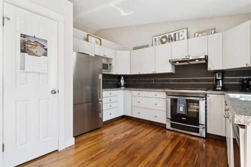 41 Shannon Circle Sw, Calgary, AB - Indoor Photo Showing Kitchen With Stainless Steel Kitchen
