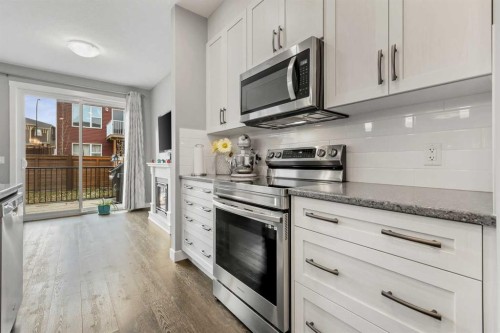 3 Sage Bluff Heights Nw, Calgary, AB - Indoor Photo Showing Kitchen