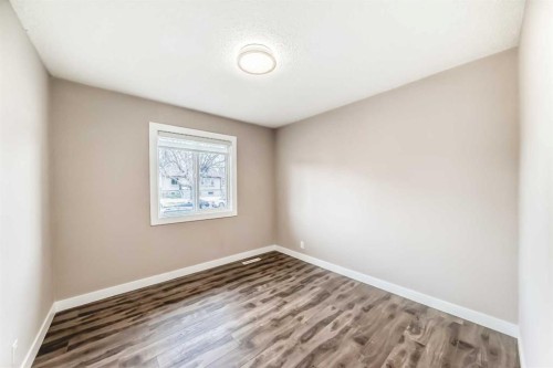 1835 42 Street Se, Calgary, AB - Indoor Photo Showing Other Room
