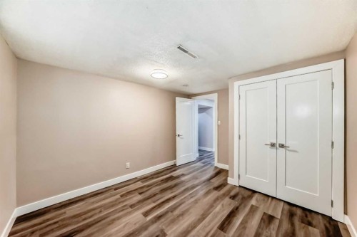 1835 42 Street Se, Calgary, AB - Indoor Photo Showing Other Room