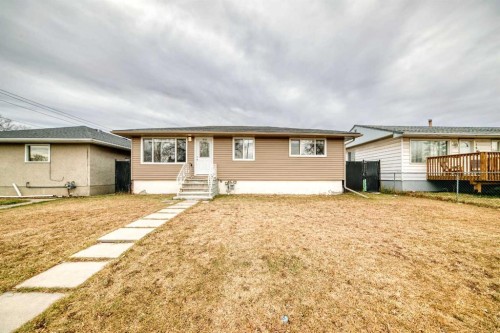 1835 42 Street Se, Calgary, AB - Outdoor