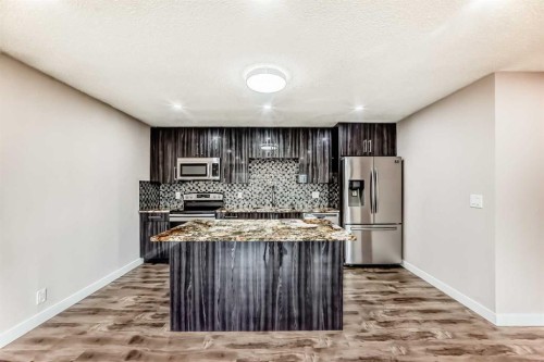 1835 42 Street Se, Calgary, AB - Indoor Photo Showing Kitchen