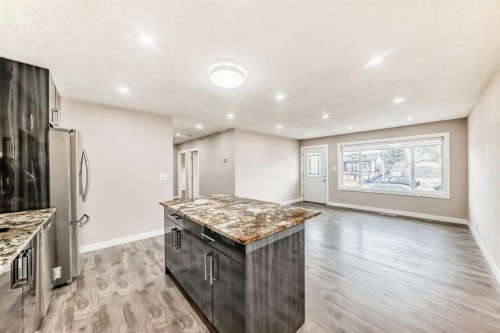 1835 42 Street Se, Calgary, AB - Indoor Photo Showing Kitchen With Upgraded Kitchen