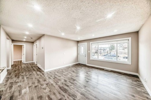 1835 42 Street Se, Calgary, AB - Indoor Photo Showing Other Room
