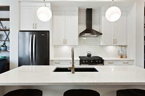 4929 20 Street Sw, Calgary, AB - Indoor Photo Showing Kitchen With Upgraded Kitchen