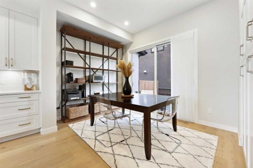 4929 20 Street Sw, Calgary, AB - Indoor Photo Showing Other Room