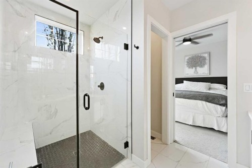 4929 20 Street Sw, Calgary, AB - Indoor Photo Showing Other Room