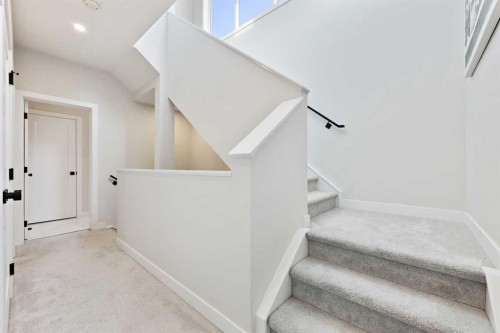 4929 20 Street Sw, Calgary, AB - Indoor Photo Showing Other Room