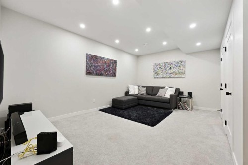 4929 20 Street Sw, Calgary, AB - Indoor