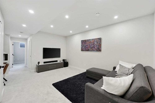 4929 20 Street Sw, Calgary, AB - Indoor