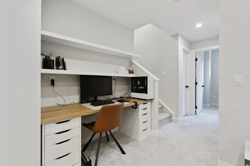 4929 20 Street Sw, Calgary, AB - Indoor Photo Showing Office