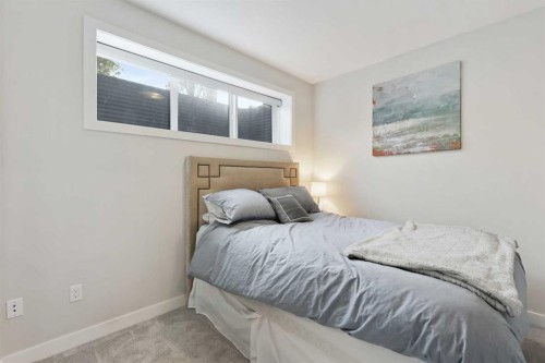 4929 20 Street Sw, Calgary, AB - Indoor Photo Showing Bedroom