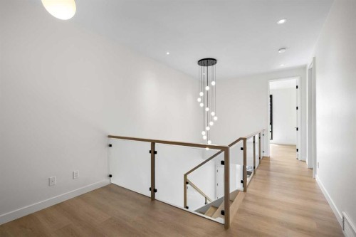 3C Willow Crescent Sw, Calgary, AB - Indoor Photo Showing Other Room