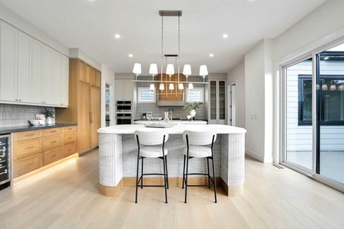 6312 Lacombe Way Sw, Calgary, AB - Indoor