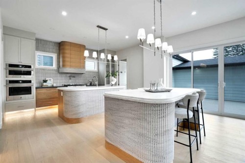 6312 Lacombe Way Sw, Calgary, AB - Indoor Photo Showing Kitchen With Upgraded Kitchen