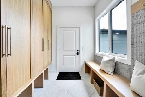 6312 Lacombe Way Sw, Calgary, AB - Indoor Photo Showing Other Room