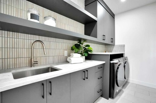 6312 Lacombe Way Sw, Calgary, AB - Indoor Photo Showing Laundry Room