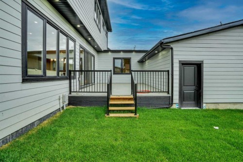 6312 Lacombe Way Sw, Calgary, AB - Outdoor With Exterior