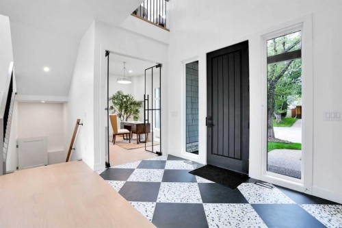 6312 Lacombe Way Sw, Calgary, AB - Indoor Photo Showing Other Room