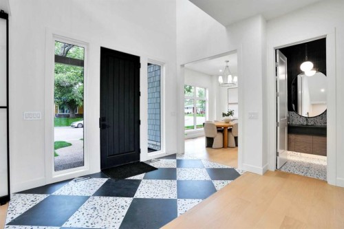 6312 Lacombe Way Sw, Calgary, AB - Indoor Photo Showing Other Room