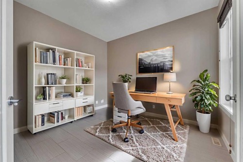 204 Sunset View, Cochrane, AB - Indoor Photo Showing Office