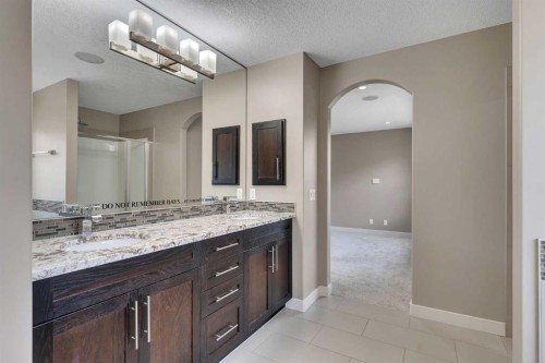 204 Sunset View, Cochrane, AB - Indoor Photo Showing Bathroom