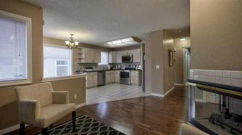 138 Sierra Morena Green Sw, Calgary, AB - Indoor Photo Showing Kitchen