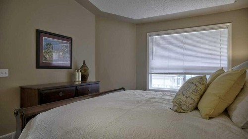 138 Sierra Morena Green Sw, Calgary, AB - Indoor Photo Showing Bedroom