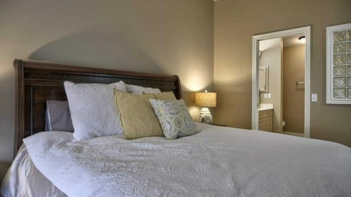 138 Sierra Morena Green Sw, Calgary, AB - Indoor Photo Showing Bedroom